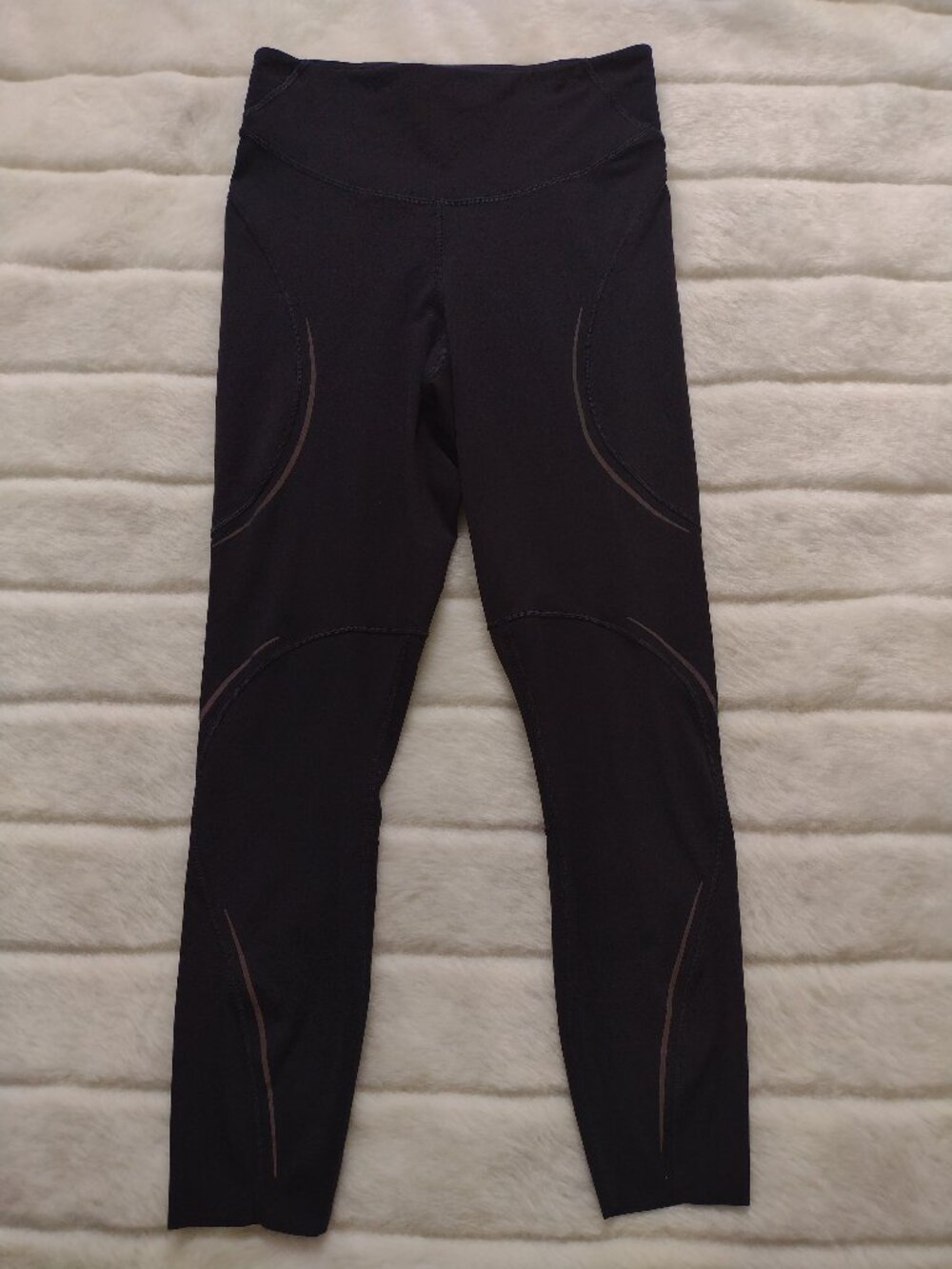 Lululemon Women's Base Pace High Rise Reflective Tight Size 6 Black